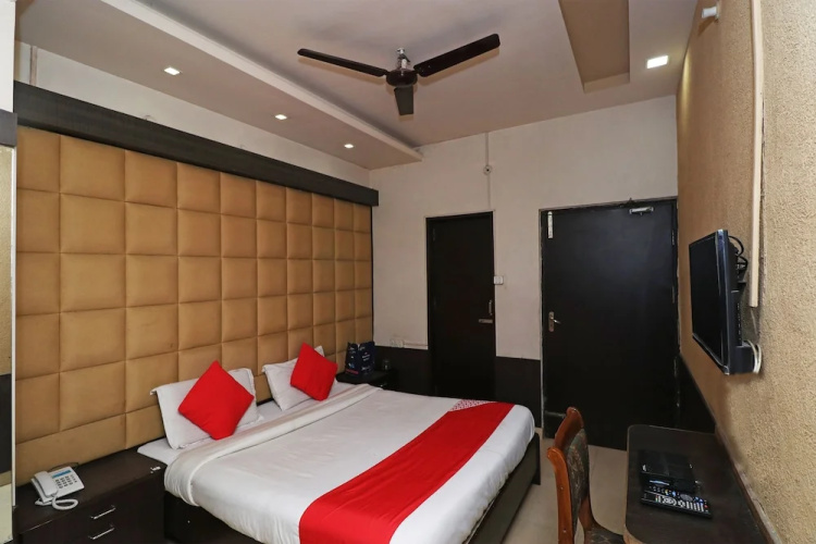 Oyo 22946 Sbg Inn
