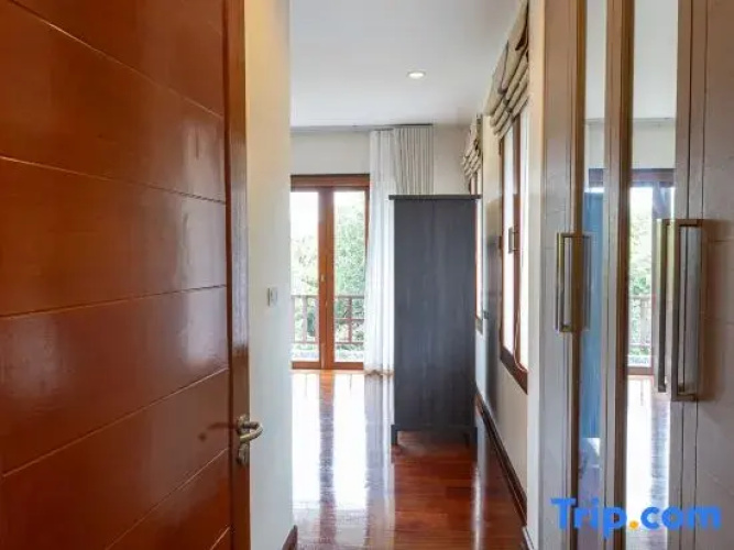 Premium Villa Baan Kinlom Chomlay