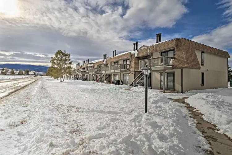 Walk to Winter Park Bus From Fraser Condo!
