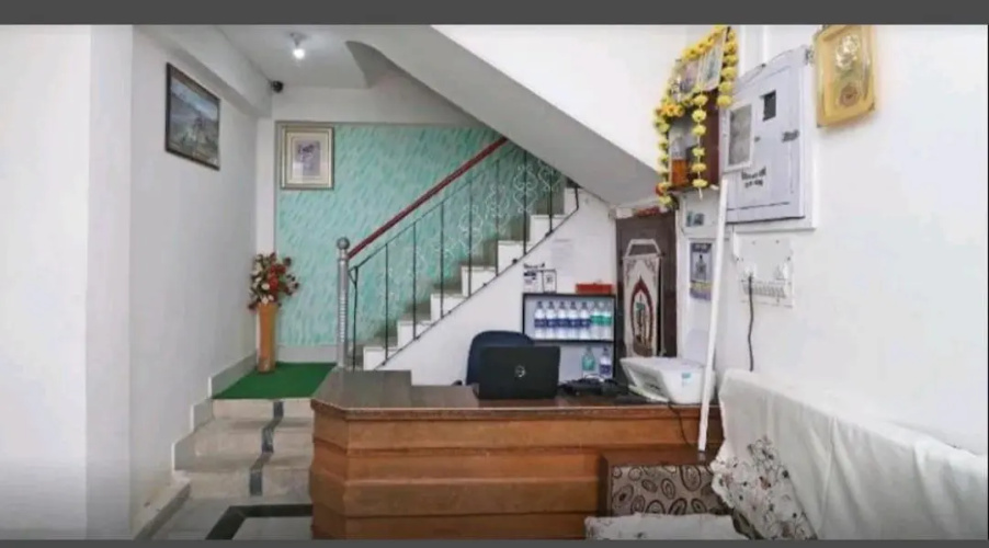 Pause dwelling Palace