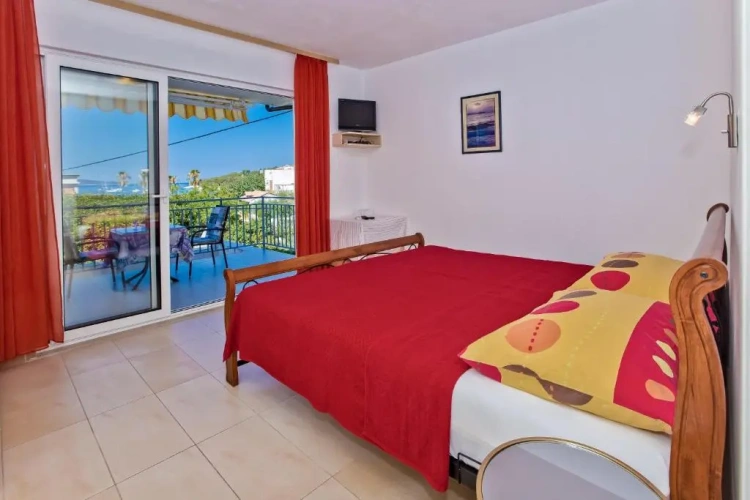 1 Bedroom Apartment with balcony and with sea view