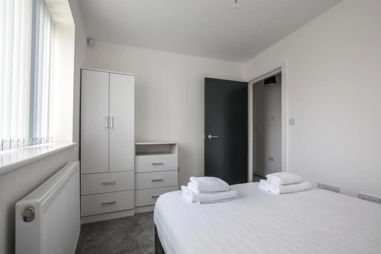 2 Bedrooms Apartment
