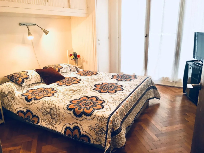 Classy and Petit Downtown Apartment