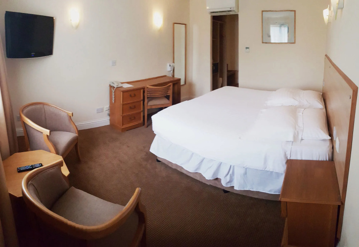 Skylark Hotel