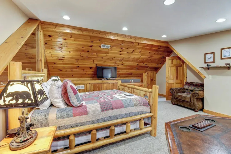2 BR Home w/ Loft & Access to Community Pool