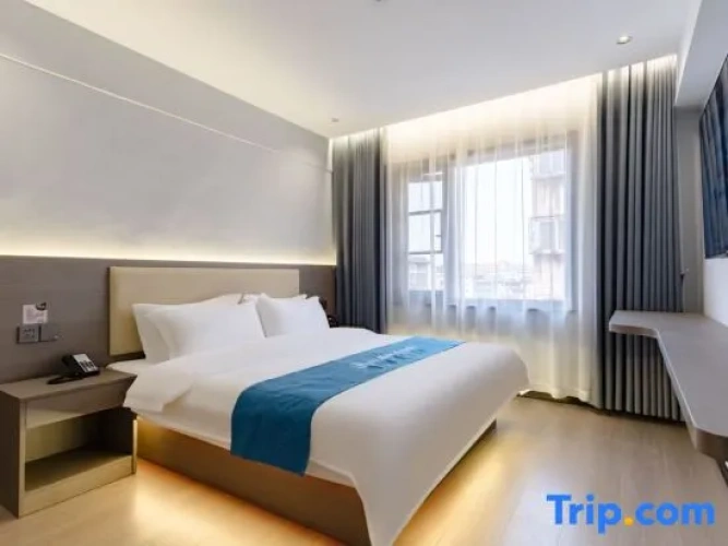 Standard Double room with city view