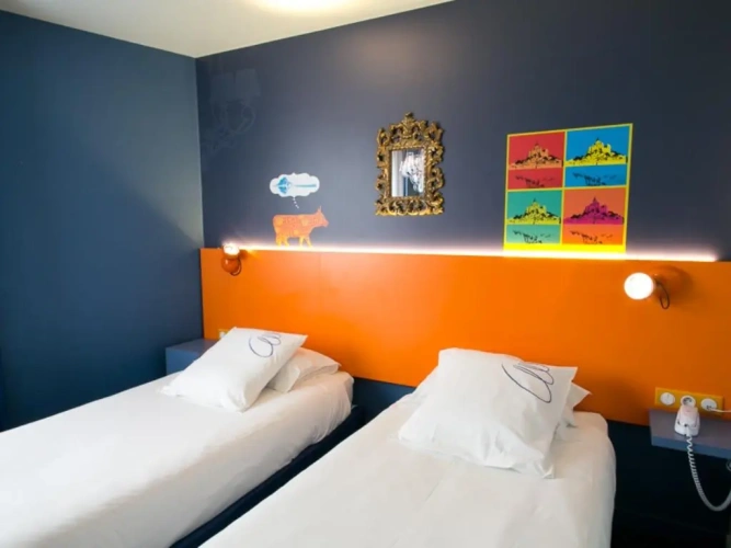 Standard Twin room