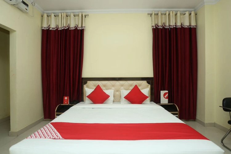 Sr Blessings By OYO Rooms