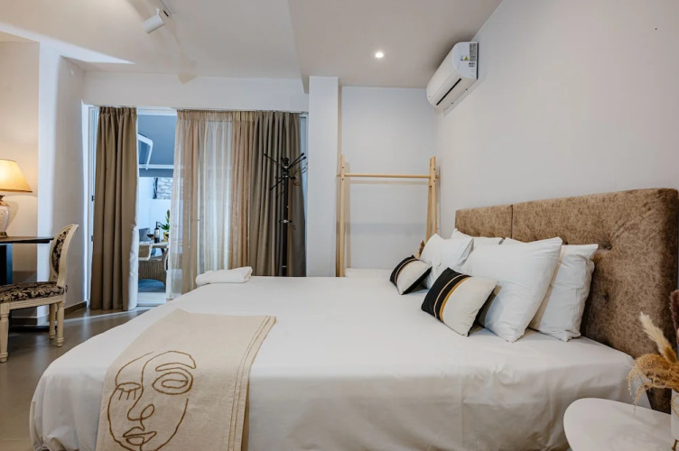 Amina Apartments