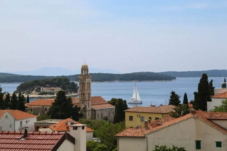 Tomi - Beautiful View - A1
