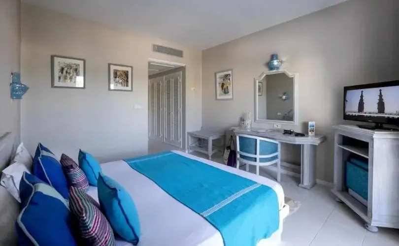 Standard Twin room with garden view