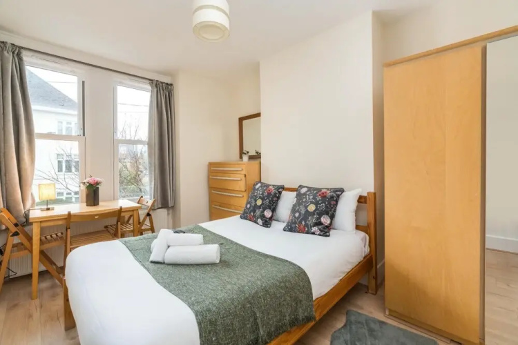 Spectacular 2BD Flat in Shepherds Bush
