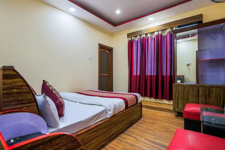 OYO 408 Hotel Taj