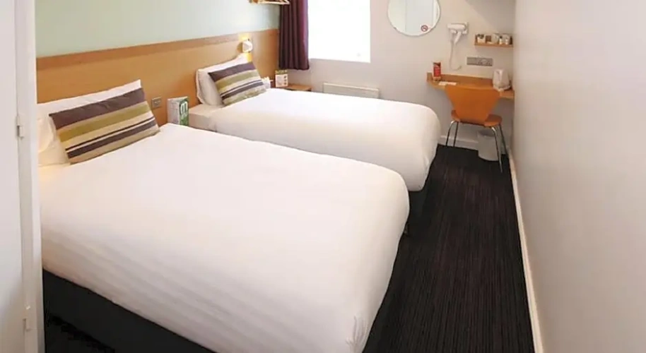 Standard room with city view