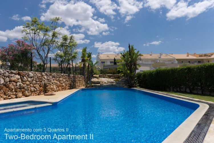 2 Bedrooms Apartment