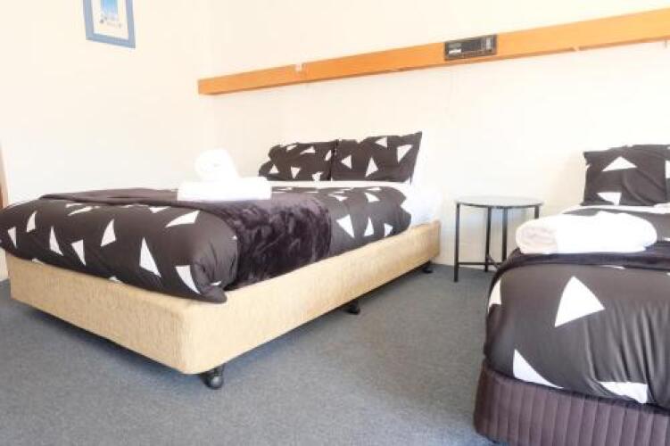 The Caledonian Inn Hotel Overview