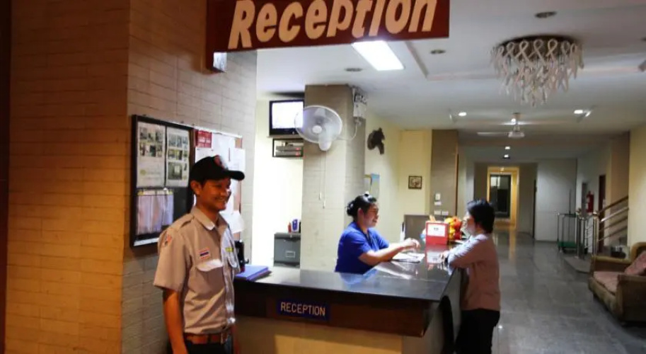 18 Coins Cafe & Hostel