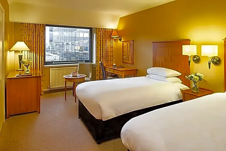 Standard Twin Club room