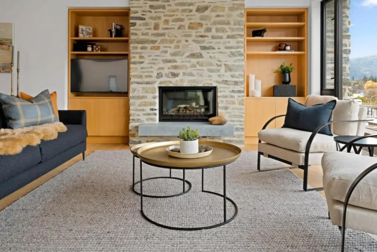 Genoa - Sleeps 6 - Lakefront Apartment