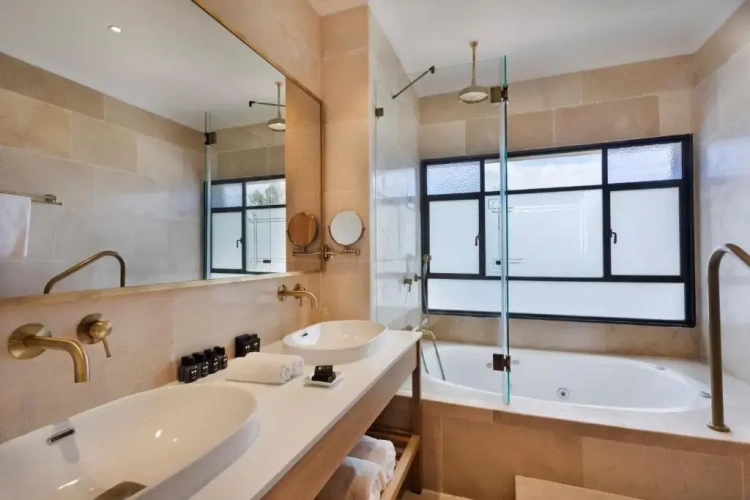 Deluxe Double Suite