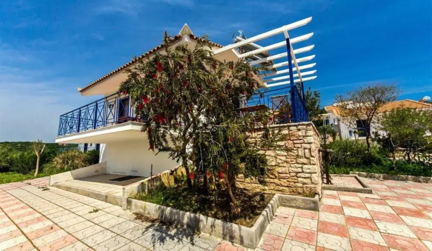 Lontos Suites