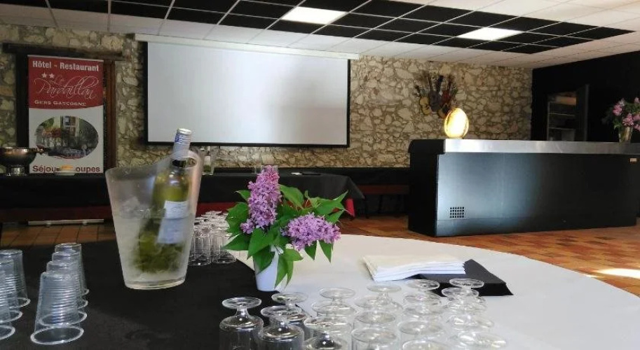 Logis Hôtel Restaurant Le Pardaillan