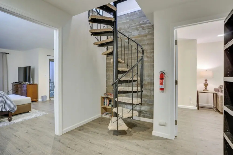 Modern Vernon Township Condo Near Ski & Water Park