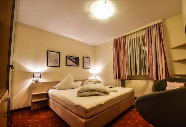 DAS ADLER PALMAOver view