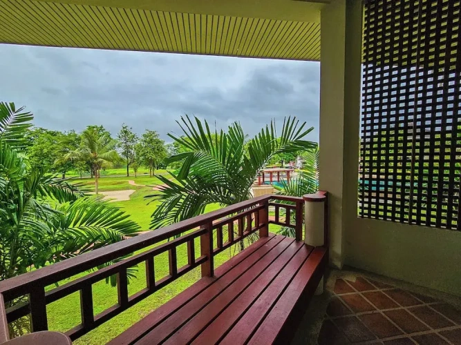 Superior room with pool view