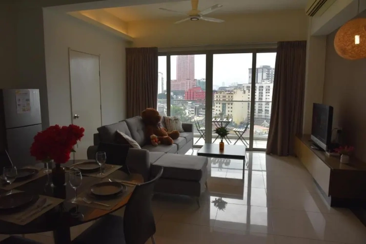 3 Bedrooms Apartment