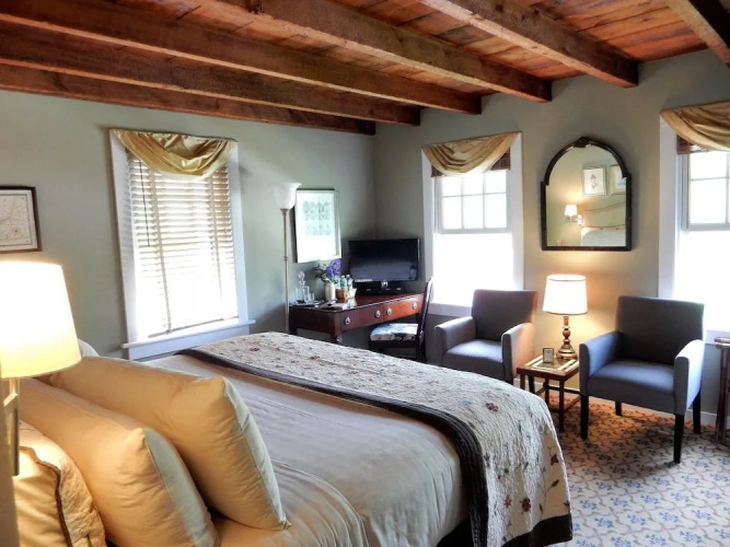 A Butler's Manor