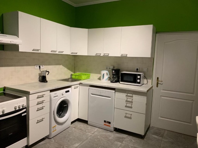 3 Bedrooms Apartment