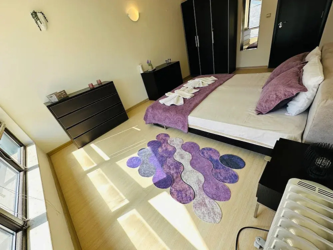 Central Art Apartment in Bansko With Mountain View