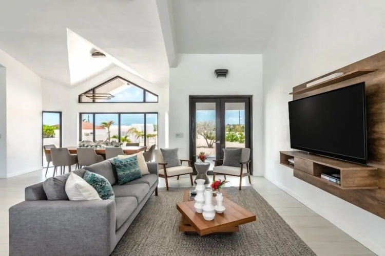 Villa Pelican Bay