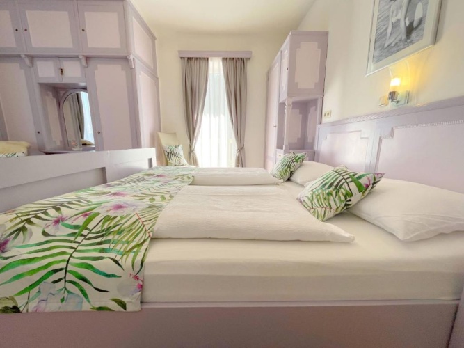 1 Bedroom Apartment with balcony