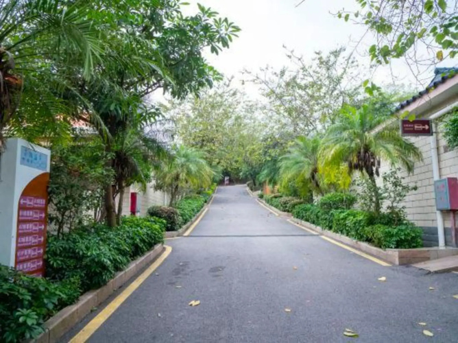 Gaotan Hot Spring Hotel