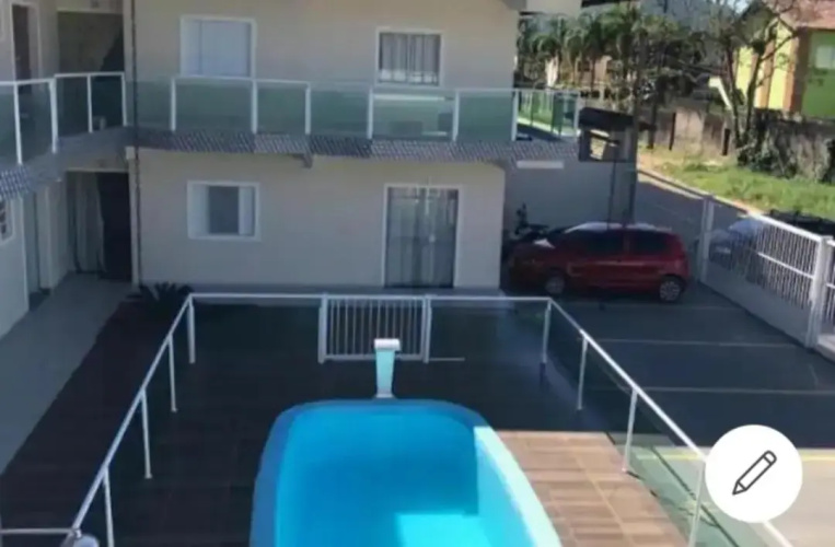 Apartamento encantador com piscina