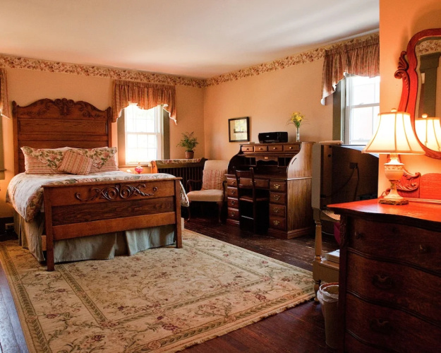 Holladay House B&B