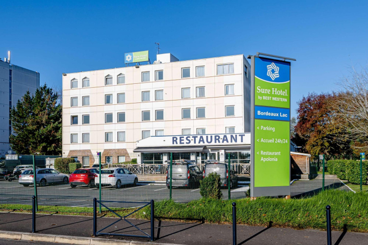 Kyriad Hotel Le Lac