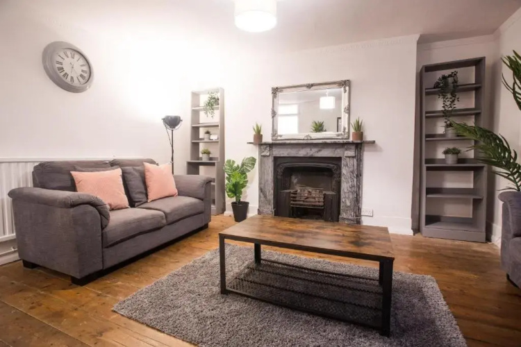 53 Pembroke Rd