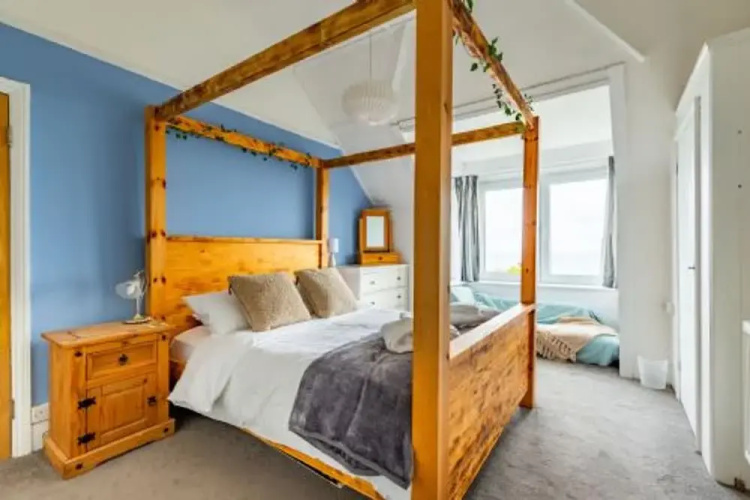 Host Stay Seaview