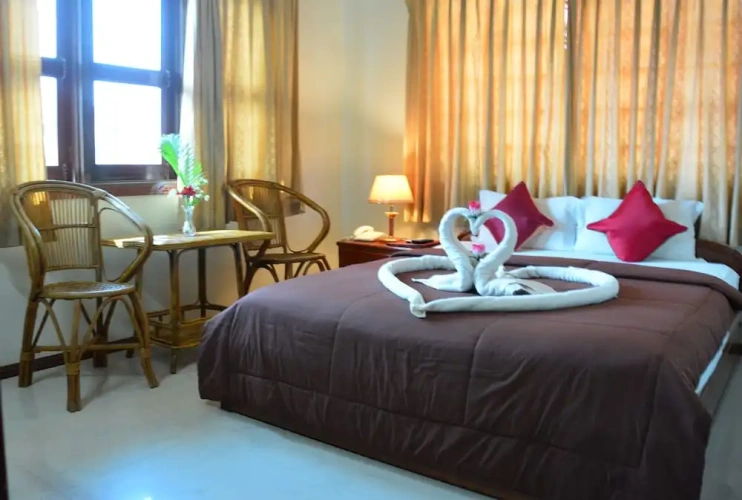 Standard Triple room