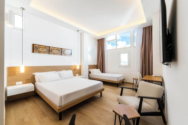 Comfort Triple room with city view