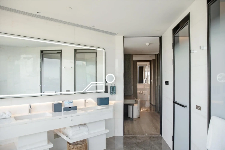 Deluxe Triple Suite