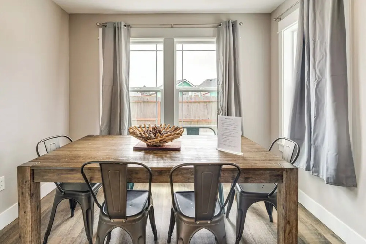 Modern Ocean Shores Home, 2 Mi to Beach!