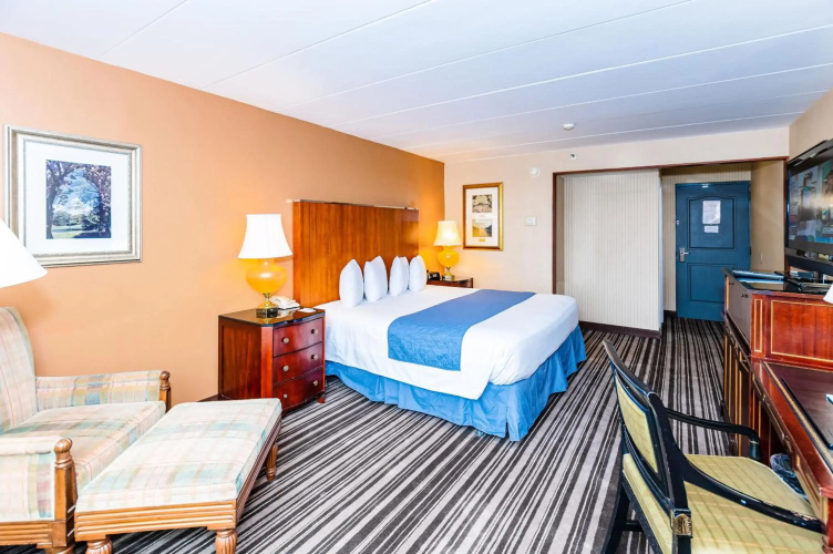 Metro Points Hotel