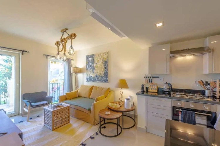 2 Bedrooms Apartment