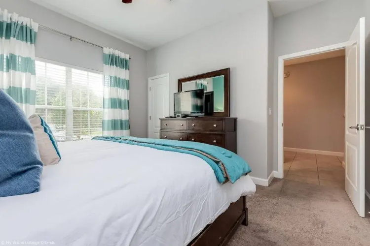 Posh and Spacious Lake View Home, Only Minutes From Disney 4bd/3ba #3pp857