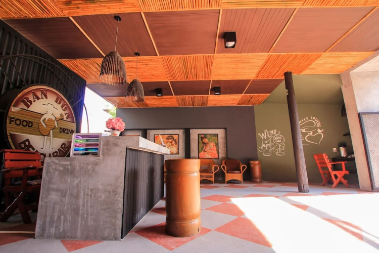 Bandon Beach Bar & Hostel - Adults Only