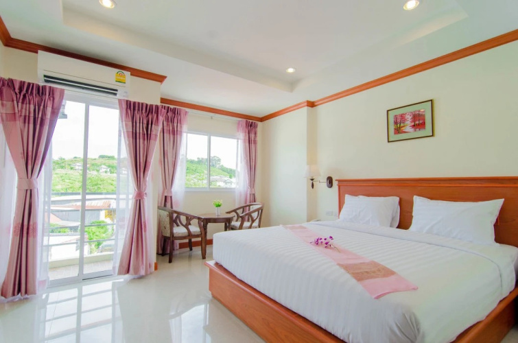 ZEN Rooms Chaofa Nok